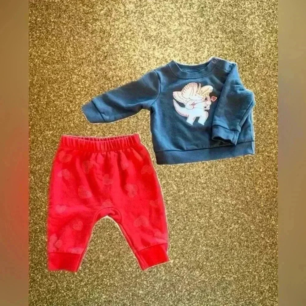 Cat & Jack Newborn Baby Valentine Outfit Sweat Shirt & Pants Red 0-3 Months
